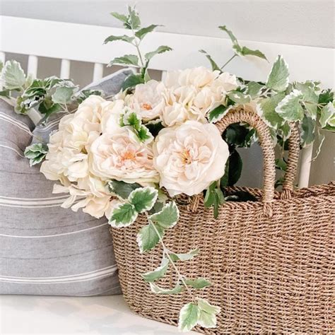 30 Simple Flower Arrangement Ideas Anyone Can Create at Home