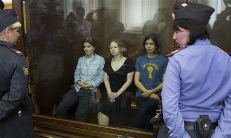 Pussy Riot üyelerine 2 şer yıl ceza Dünya Haberleri CNN TÜRK