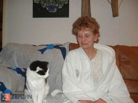 Granny Inexperienced At Home ZB Porn