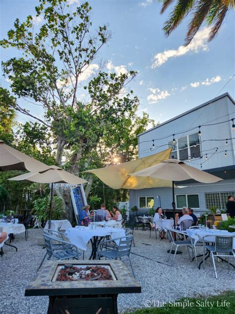 The Best Bars on Anna Maria Island • Blog • The Simple Salty Life