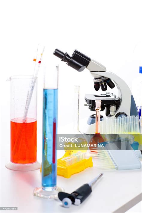화학분야 임상병리실 현미경 검사 튜브 플라스크 0명에 대한 스톡 사진 및 기타 이미지 0명 2015년 개발 Istock