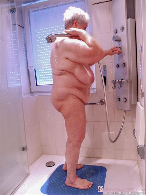 Chubby Granny Lavinia Strips Completely Naked And Shows Her Saggy Tits Coedcherry