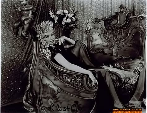 Amateur Naked Vintage Girls Like Being Watc XXX Dessert Picture