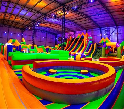 Brasília recebe maior parque de brinquedos infláveis da América Latina Curta Mais Brasília