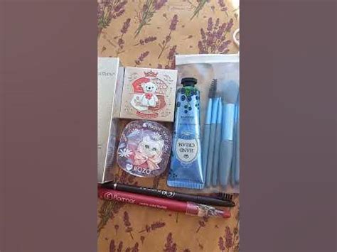 Идеи подарка на 8 марта #косметика #косметичка #makeup #вналичии # ...