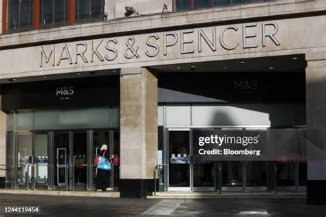 Marks And Spencer Marble Arch Photos and Premium High Res Pictures
