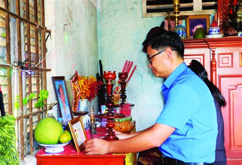 Trung ương Đoàn Trao Tặng Truy Tặng Huy Hiệu “tuổi Trẻ Dũng Cảm” Cho 2 Anh Em Tham Gia Bắt Cướp