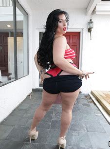 Carmen De Luz Ass Parade Babesource