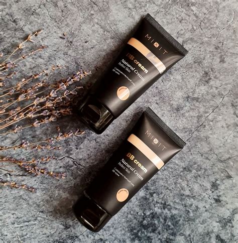 Российский тональный крем, который выравнивает цвет кожи, скрывает ...