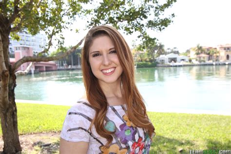 Smily Babe Rose Red Sucks And Rides Massive Dong Photos Bruno Dickemz MILF Fox