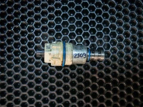 Купить Клапан редукционный масляного насоса Mercedes M-klasse W166 ML ...