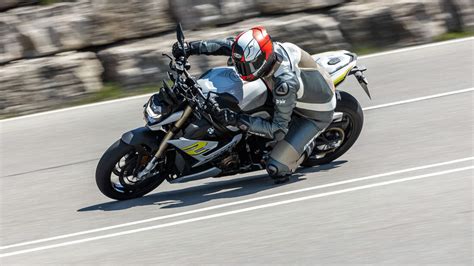 Power Naked Bikes Von BMW Ducati KTM Und Triumph MOTORRADonline De