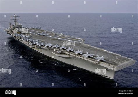 MARINE AMÉRICAINE le porte avions de classe Nimitz USS Abraham Lincoln