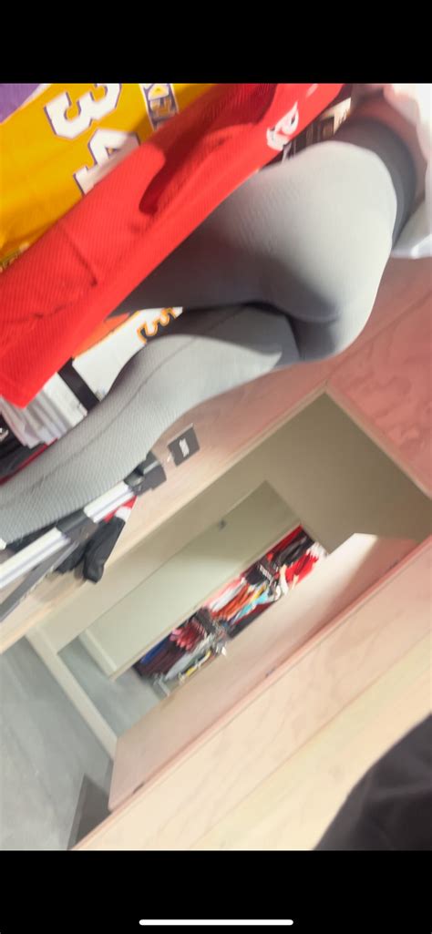 Best Blonde In Grey Leggings OC Spandex Leggings Yoga Pants Forum