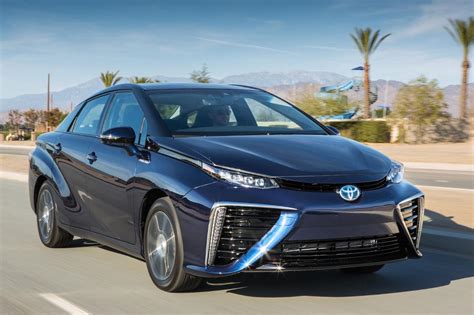 Toyota Lanza Un Vehículo Con Motor De Hidrógeno