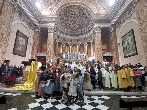 ALLORATORIO DI SAN NICOLÒ IL TRADIZIONALE PRESEPE VIVENTE DEI RAGAZZI