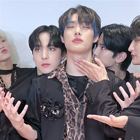 Pin En Gay Pirates K Pop Group