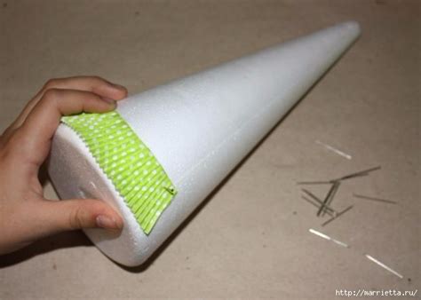 Новогоднее применение бумажных стаканчиков для кексов