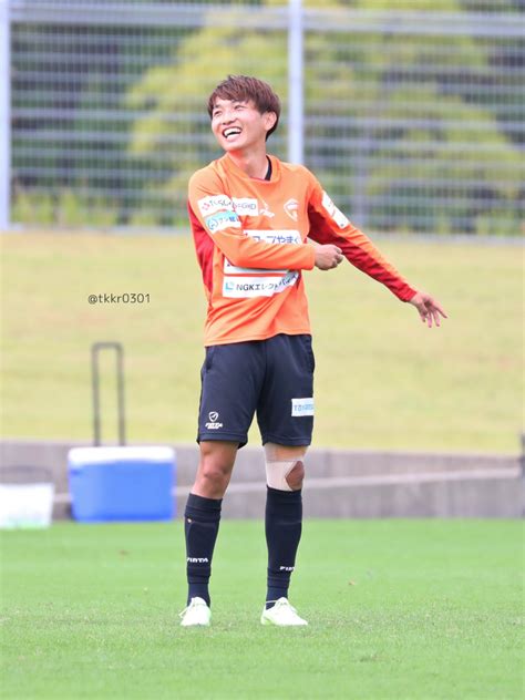 ミミ On Twitter 221005🦘 成岡くん素敵でした👏 フォームが綺麗だよね レノファ Renofa 成岡輝瑠