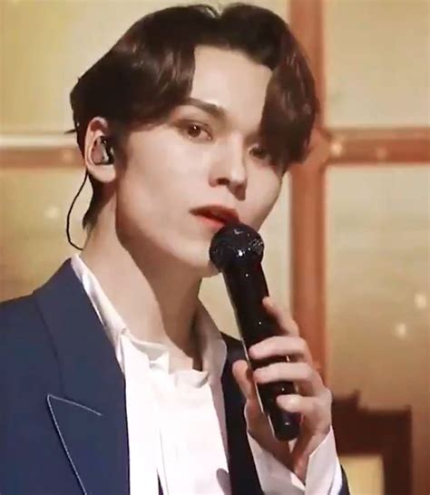 Pin By Larissa Chwe On Chwe Hansol Vernon Vernon Seventeen Let It Be