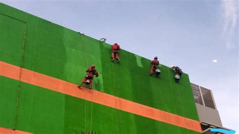 Jasa Pengecatan Gedung Tinggi Rhino Rope Access Surabaya