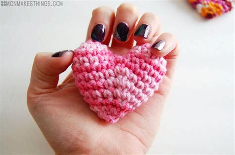 Mon Makes Things Mini Crochet Heart Pattern