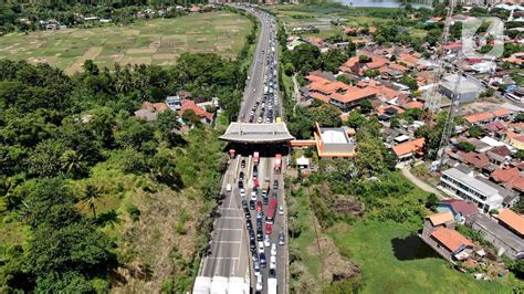 Juta Kendaraan Diprediksi Melintas Di Tol Tangerang Merak Selama