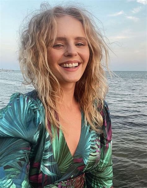 Olga Kalicka wdzięczy się do aparatu w BIKINI a fani pieją z zachwytu Wyglądasz OBŁĘDNIE