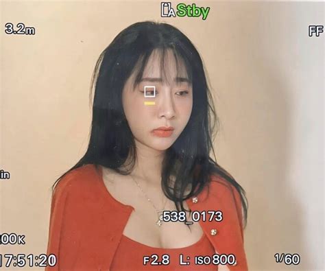 Hot girl VTV vừa công khai yêu nam NSƯT đời vợ lộ ảnh bầm tím người thừa nhận sáng sớm đã ăn đòn