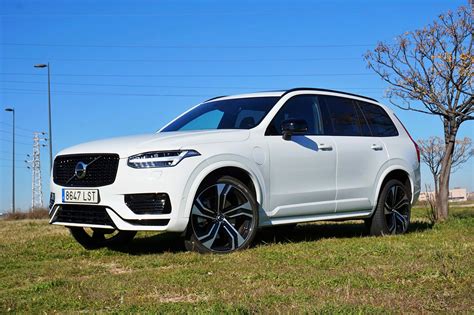 Volvo XC90 T8 E AWD El Buque Insignia Que Se Enchufa Loading Cars