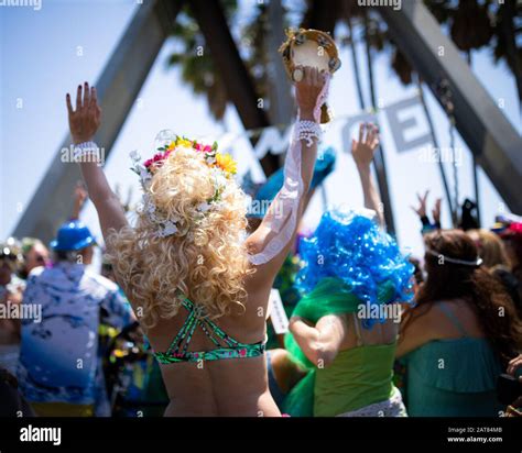 Venice Beach California Bikini Hi Res Stock Photography And Images Alamy