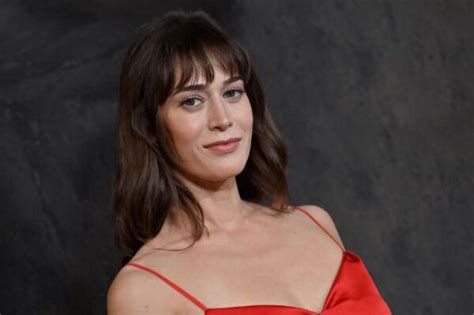 Lizzy Caplan Hot And Sexy Bikini Pictures Woophy