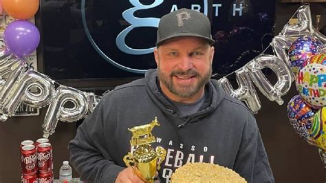 Garth Brooks Reveals Hes Getting A Tattoo And Why