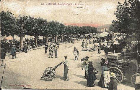 Neuville Sur Sa Ne La Foire Carte Postale Ancienne Et Vue D Hier Et