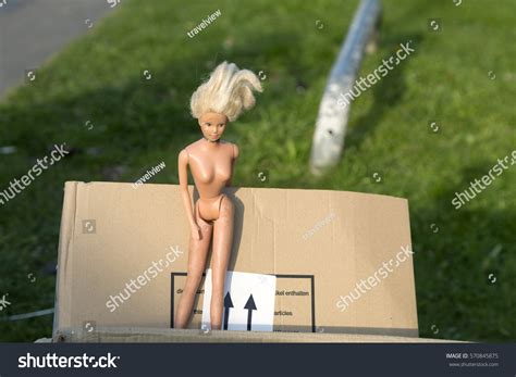 134 imágenes de Naked barbie Imágenes fotos y vectores de stock Shutterstock