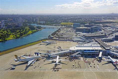 kingsford smith airport