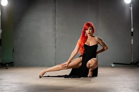 The Enigmatic Millionaire: Paola Mayfield's Impressive 2022 Net Worth Reveal