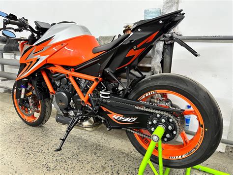 Купить б у KTM 1290 Super Duke R инжектор 6 передач в Благовещенске оранжевый naked bike 2022