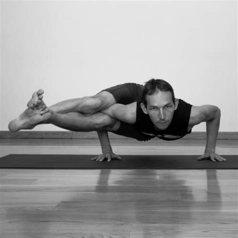 7 самых экстремальных асан йоги