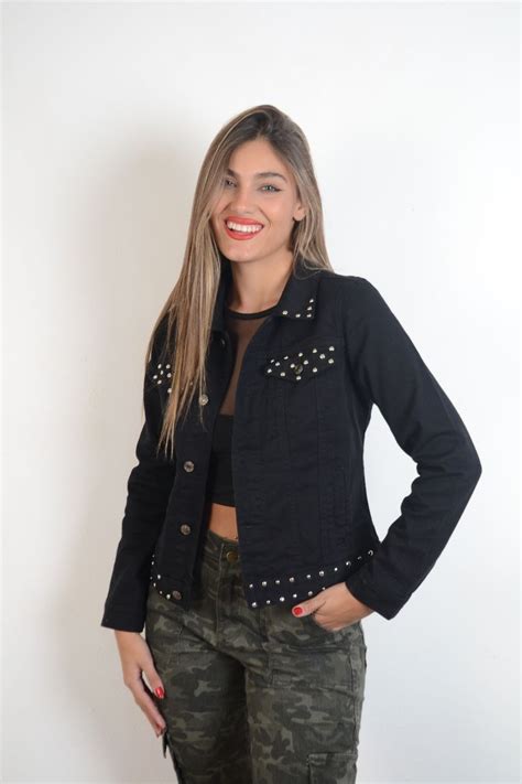 Art Campera Negra Rigida Con Tacha Andar Jeans