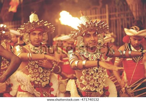 487 Perahera In Srilanka Images, Stock Photos, 3D objects, & Vectors ...