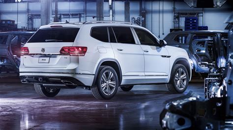 2018 Volkswagen Atlas Gets Sporty R Line Package