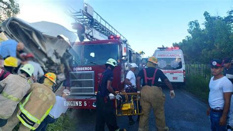 Asistencia Del A Accidente De Tr Nsito Entre Dos Autobuses De