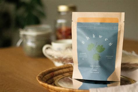 Shkweń Blackberry, Devil's Club & Lemon Balm Tea – Skwalwen Botanicals