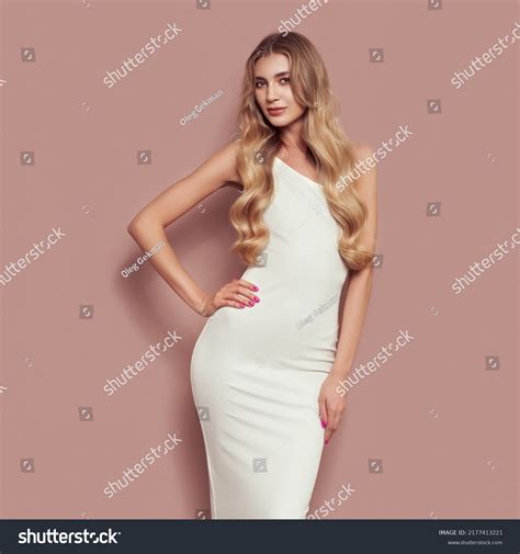 506 925 Blonde Hair Model Lifestyle Royalty Free Images Stock Photos Pictures Shutterstock