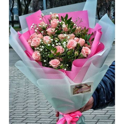 Букет из кустовых роз с зеленью купить в Гродно: доставка, цена