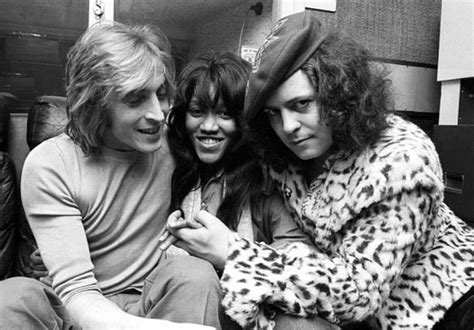 24 Romantic Photos Of Marc Bolan And His Girlfriend Gloria Jones From