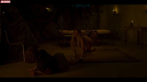 Naked Angela Cremonte In Feria The Darkest Light