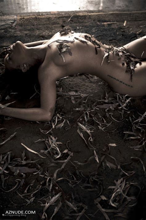 Rihanna Sexy Poses Naked Showing Off Her Gorgeous Figure In A Photoshoot For Esquire Magazine