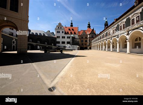 Colonnade Colonnades Column Columns Hi Res Stock Photography And Images